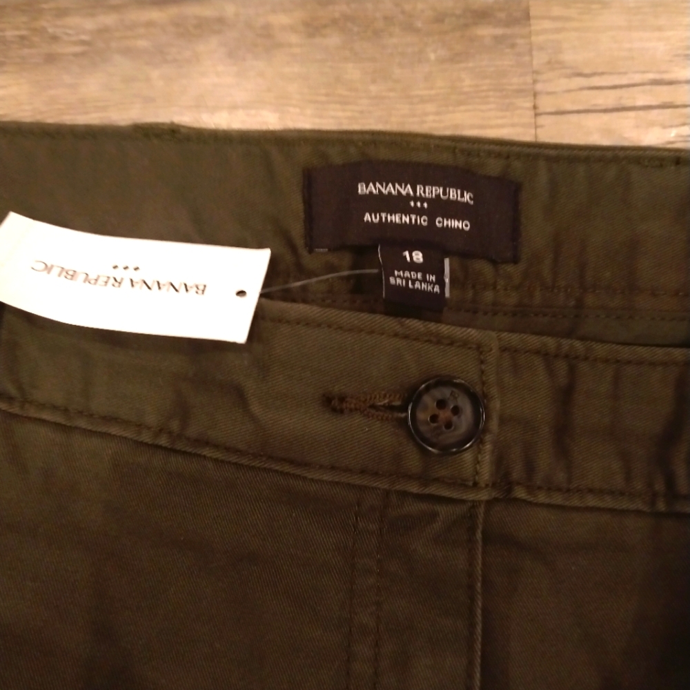 Banana Republic Authentic Bootcut Chino Pant - Picture 3 of 8